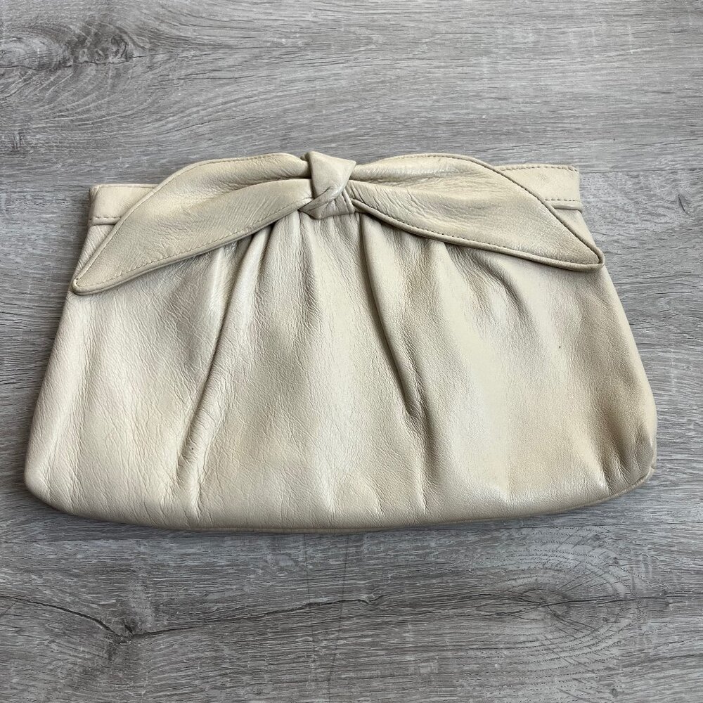 Vintage Tie Bow Purse in Cream/off-White